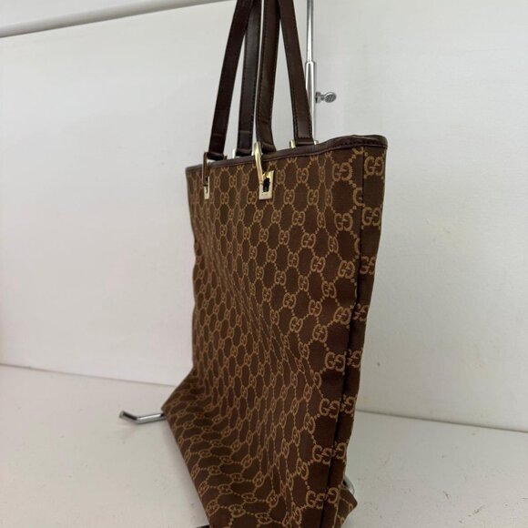 GUCCI - Picture 3 of 11